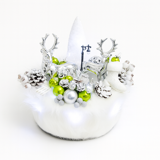 Evergreen Silver Mirage – Aranjament de Crăciun Elegant în Tonuri de Verde Lime Glaciar, Alb Polar și Argint Lucios