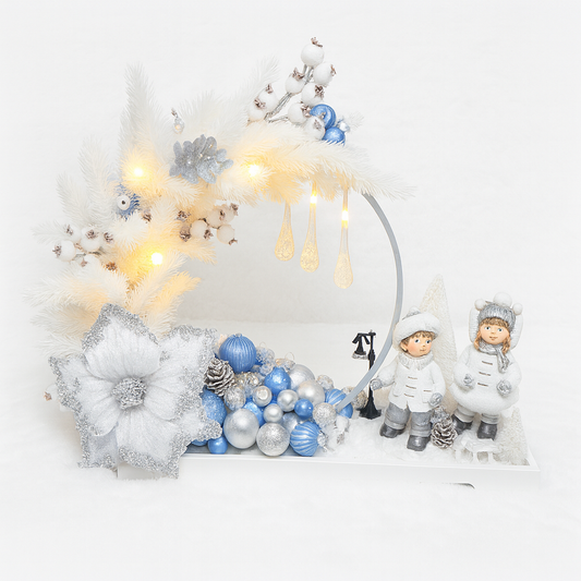 Arctic Bloom Serenity – Aranjament de Crăciun Elegant în Tonuri de Albastru Înghețat, Alb Perlat și Argint Clar